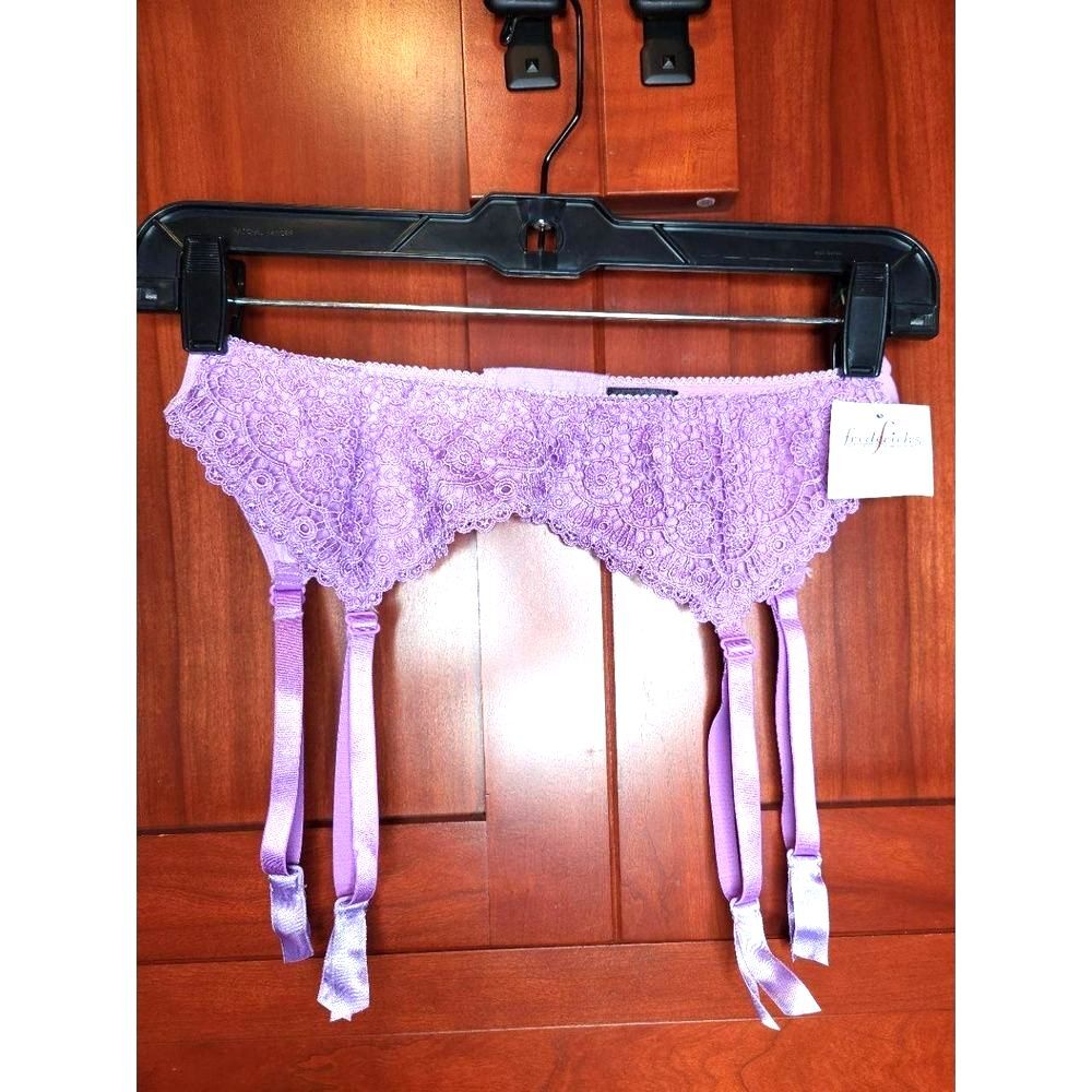 NWT Frederick's of Hollywood Lavender Lace Garter Belt Size Medium/Large